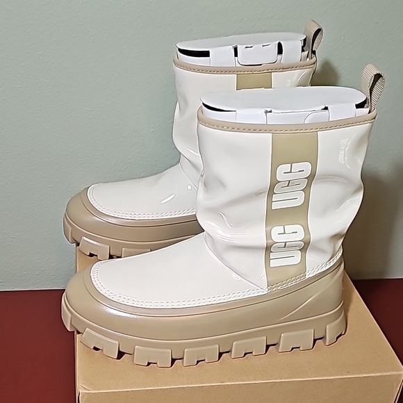 UGG Brellah Mini Cream and Tan Boots - Picture 5 of 6